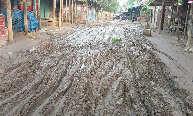 Kurigram: Dilapidated Road to Jorgach Hat Leaves Thousands in Distress
