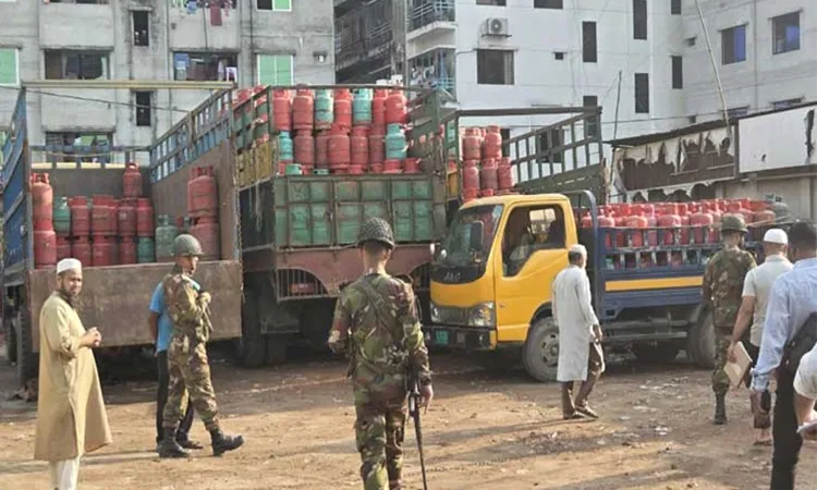 Two Businessmen Fined Tk 4.5 Lakh for Gas Cylinder Hoarding in Gazipur