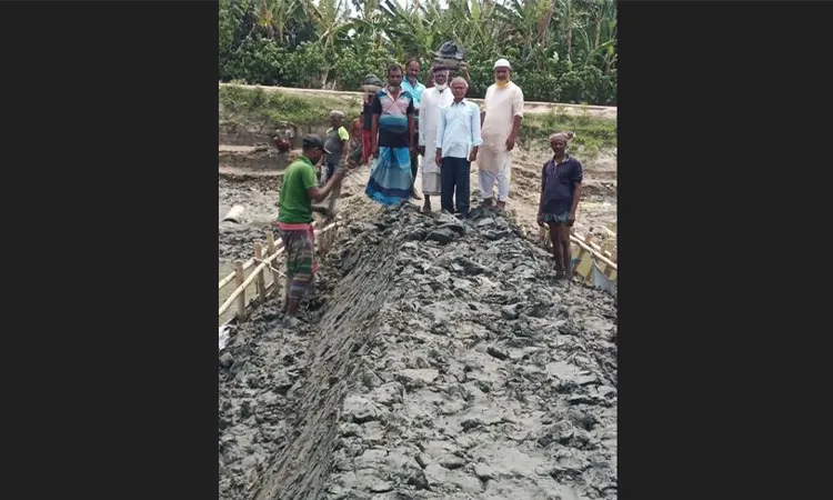 Relief for Paikgachha Farmers as Kumkhali Dam Repaired