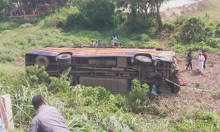 2 Killed, 35 Injured as Bus Plunges into Ditch After Collision in Bhanga