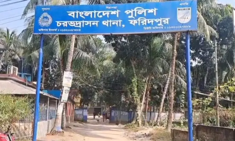 5 Police Officers Injured as Mob Snatches Accused in Faridpur