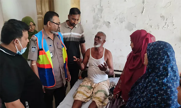 6 Injured as 'Sand Mafia' Ambush Naval Police on Padma River