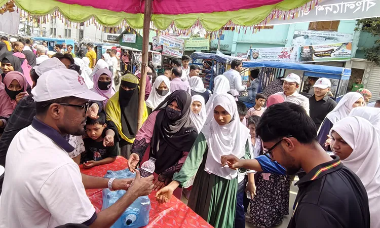 Chhatra Dal distributes water to SSC candidates amid heat in Lakshmipur