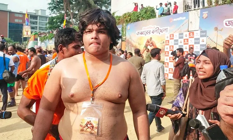 16-Year-Old Dhaka Student Shines as Youngest Victor at Jabbar’s Balikhela