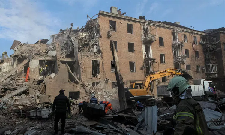 Seven Killed as Russia Launches Massive 660-Drone and Missile Barrage Across Ukraine