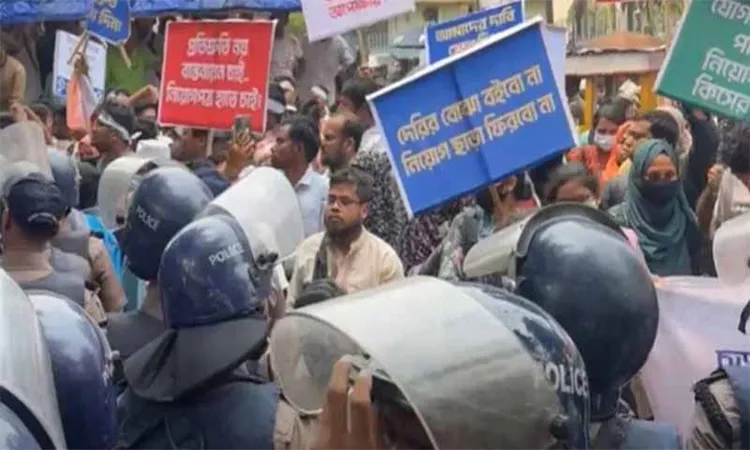 Shahbag Protest Over Delay in Teacher Appointment Letters