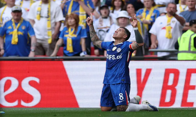 Chelsea's Enzo Fernandez celebrates scoring their first goal.