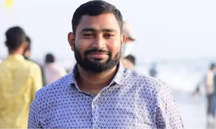 A 32-year-old tea shop owner, Shahadat Hossain Beaten to Death with Hammers.