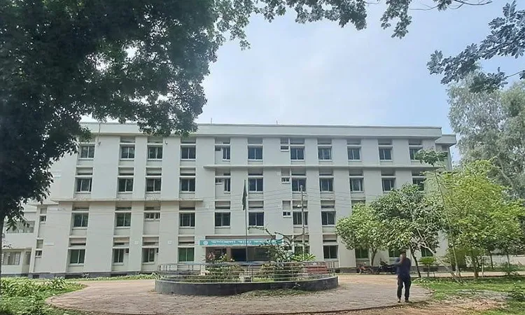 Staff Shortages Hit Shahjahanpur Upazila Health Complex