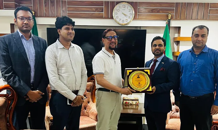 Indian Assistant High Commissioner Calls on CCC Mayor