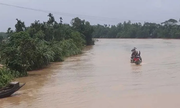 The water of the Kangsa River in the Jaria area of ​​Netrakona is flowing 100 centimeters above the pre-monsoon danger level.