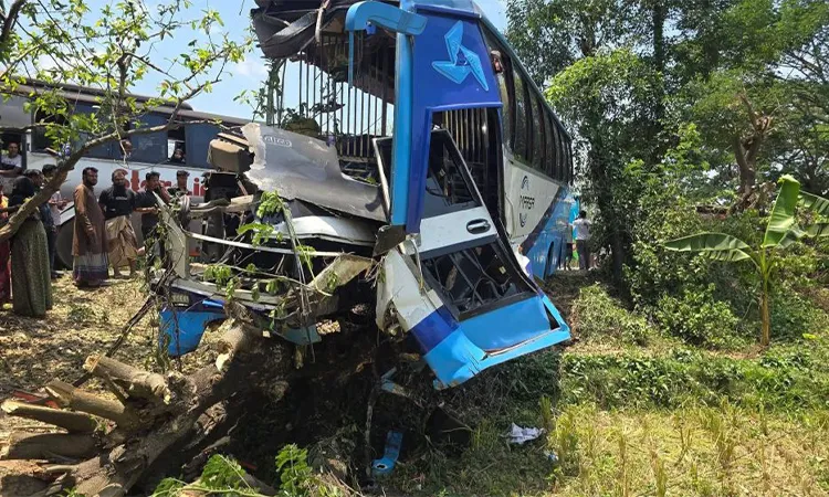 4 killed in bus collision on Chittagong highway