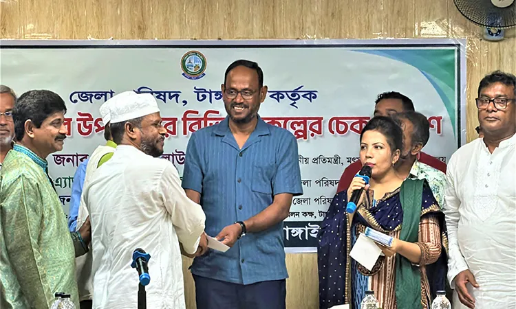 Tuku Pledges New Hospital for Tangail Char Areas