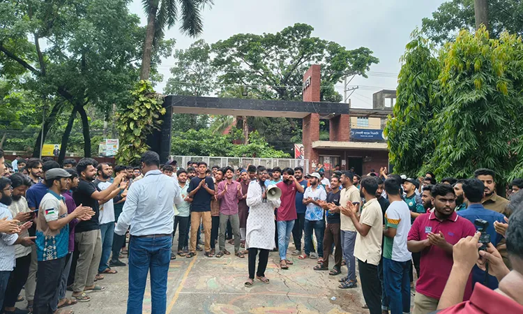 DUET Students Block Campus Demanding Removal of New VC