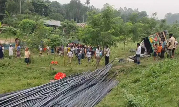 15 Killed as Rod-Laden Truck Flips into Ditch