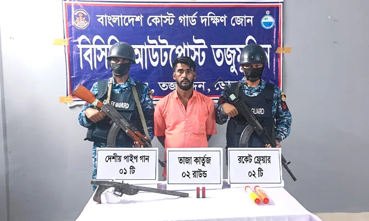 Coast Guard Arrested Heju Dakat and recovered a pipe gun and ammunition during a midnight.