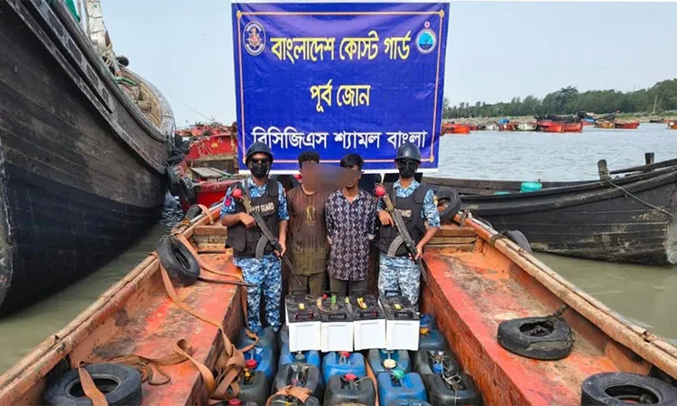 The Coast Guard confirmed that the arrested suspects are being handed over to local police.