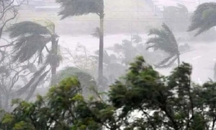 60 kmph Storm Alert Issued for 10 Regions; River Ports Advised to Hoist Signal 1
