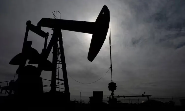 Oil Prices Fall as Tankers Resume Travel Through Strait of Hormuz