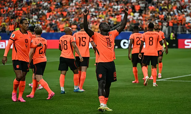 Netherlands Thrashes Sweden 5-1 to Break Brazil's Record