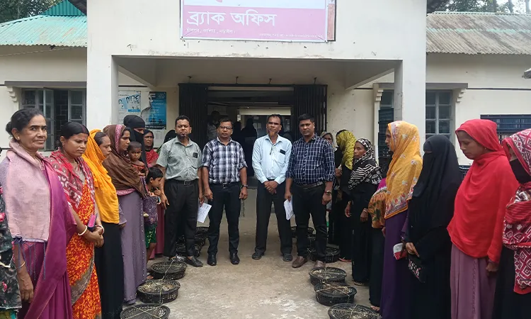 BRAC Distributes Poultry & Fish to Rural Women in Narail