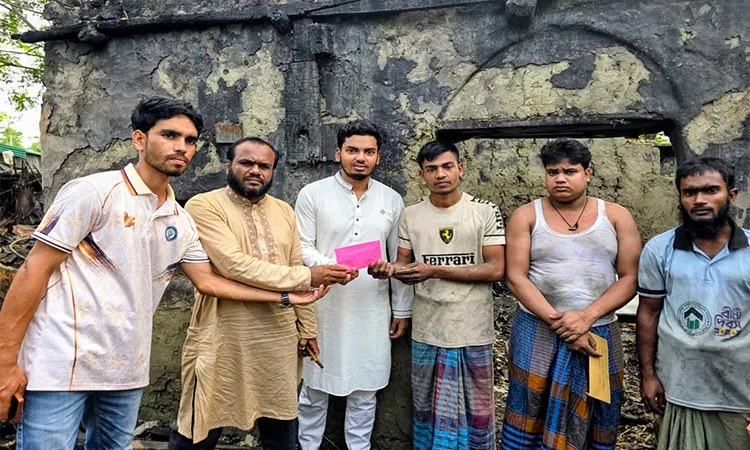 Mozammel Haque Foundation Aids Banshkhali Fire Victims