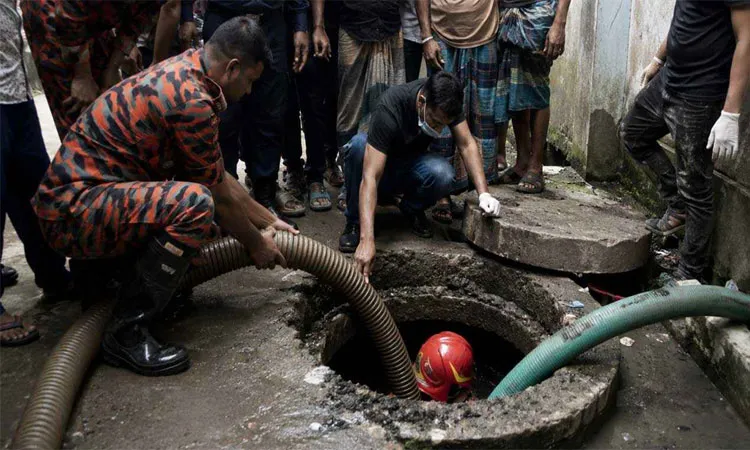 Raozan Upazila Fire Service personnel recovered the unconscious men and rushed them to a local hospital.