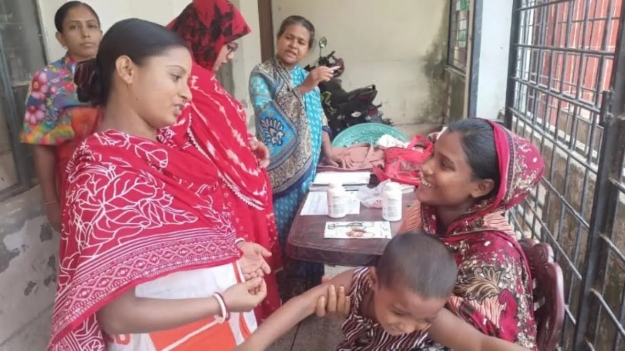 Vitamin A Campaign 28,600 Children Fed in Paikgachha
