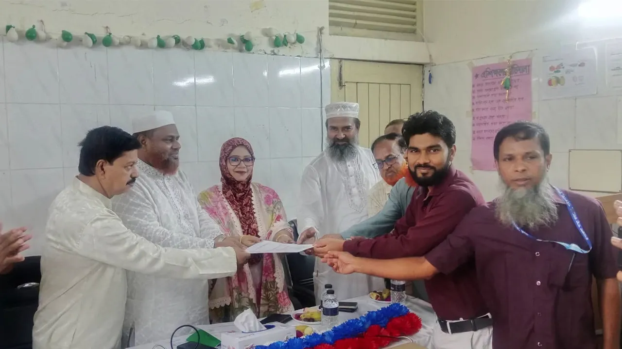 MP Abul Kalam Azad Visits Paikgachha Health Complex