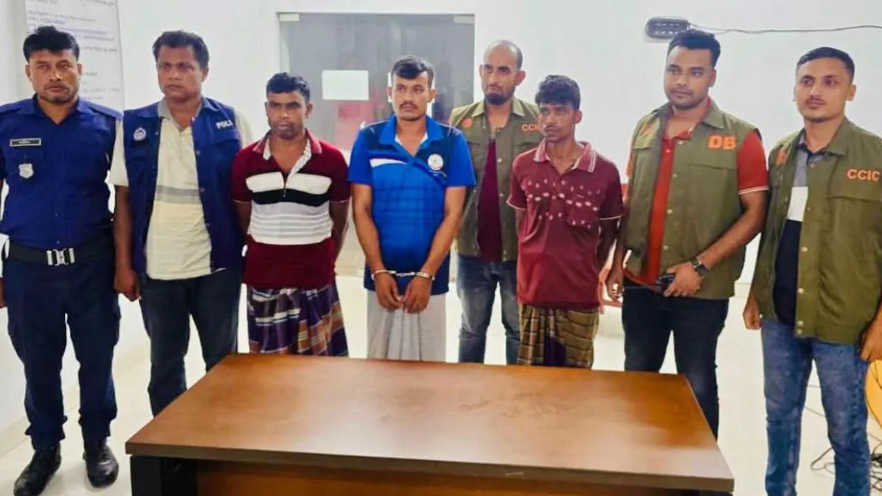 Six Robbery Gang Members Arrested in Narail, Gold Seized