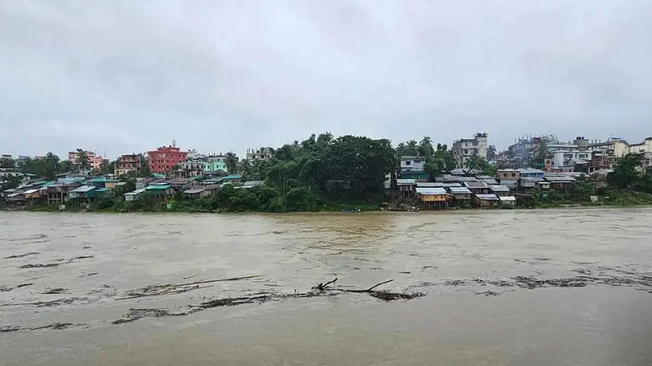 Bandarban Flash Floods: 100+ Tourists Stranded, Rivers Swell