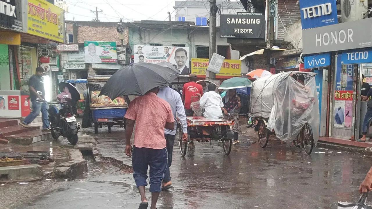 Heavy Rain Paralyzes Paikgachha: Daily Earners Suffer