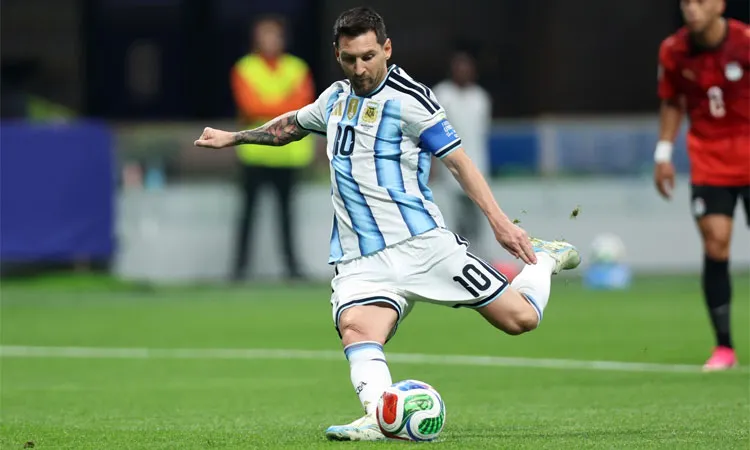 Lionel Messi Leads the Golden Boot Race