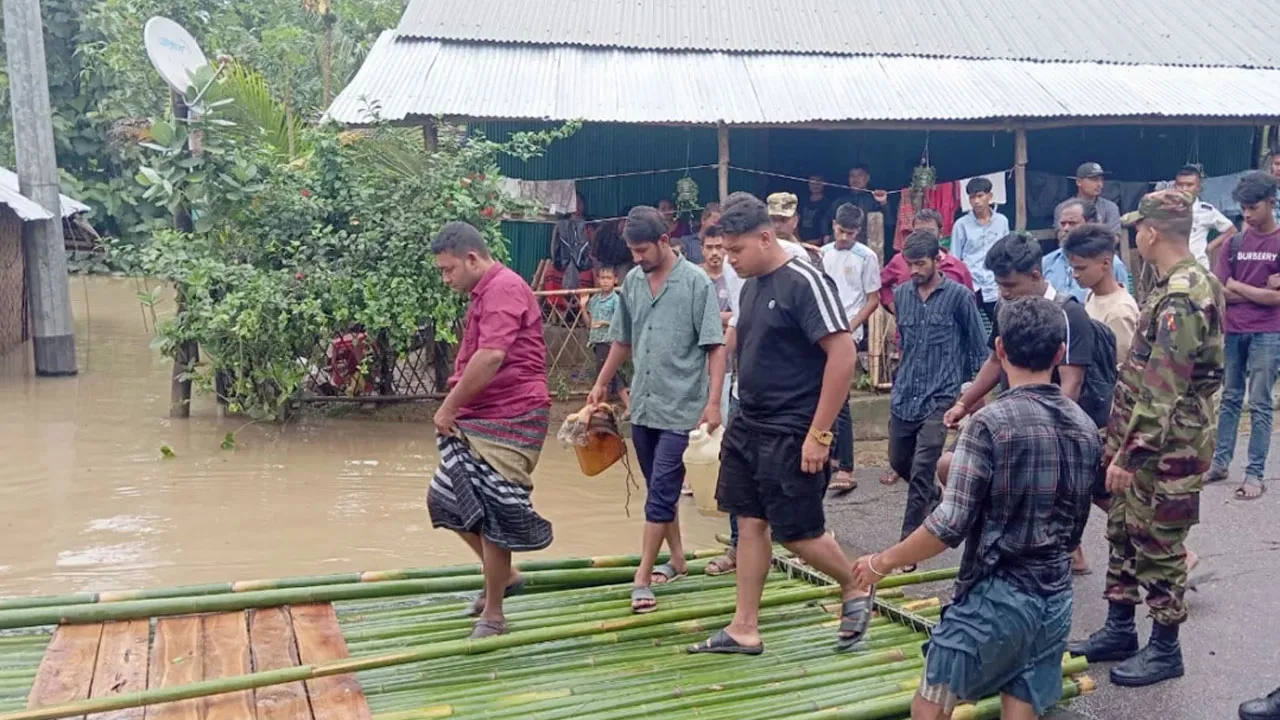 Sajek Stranded Tourists Evacuated Amid Rangamati Floods
