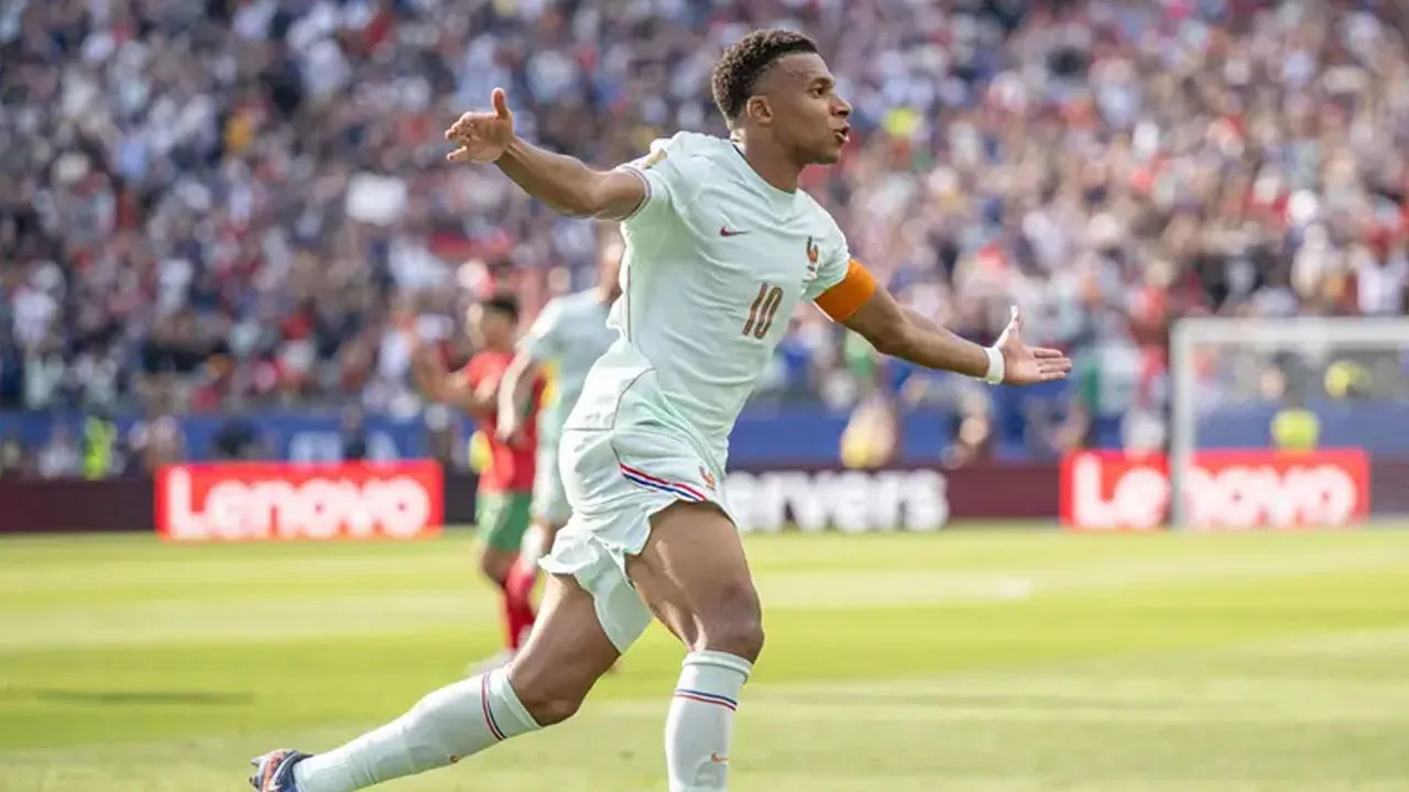 France Overpowers Morocco to Reach Semi-Finals