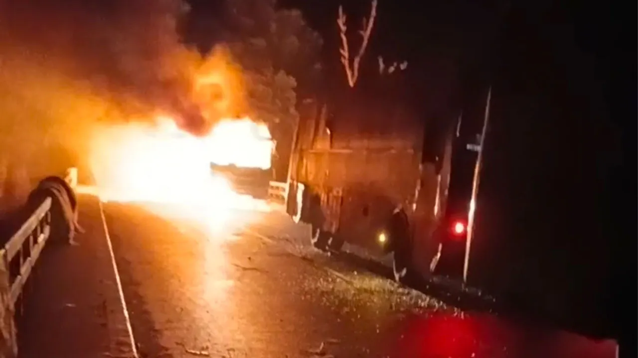 5 Killed in Faridpur Bus Collision, Mob Torches Vehicle