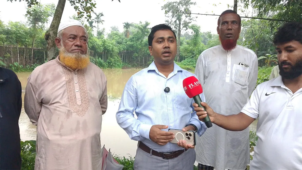 Monohardi AC Land Inspects Waterlogging & Assures Relief