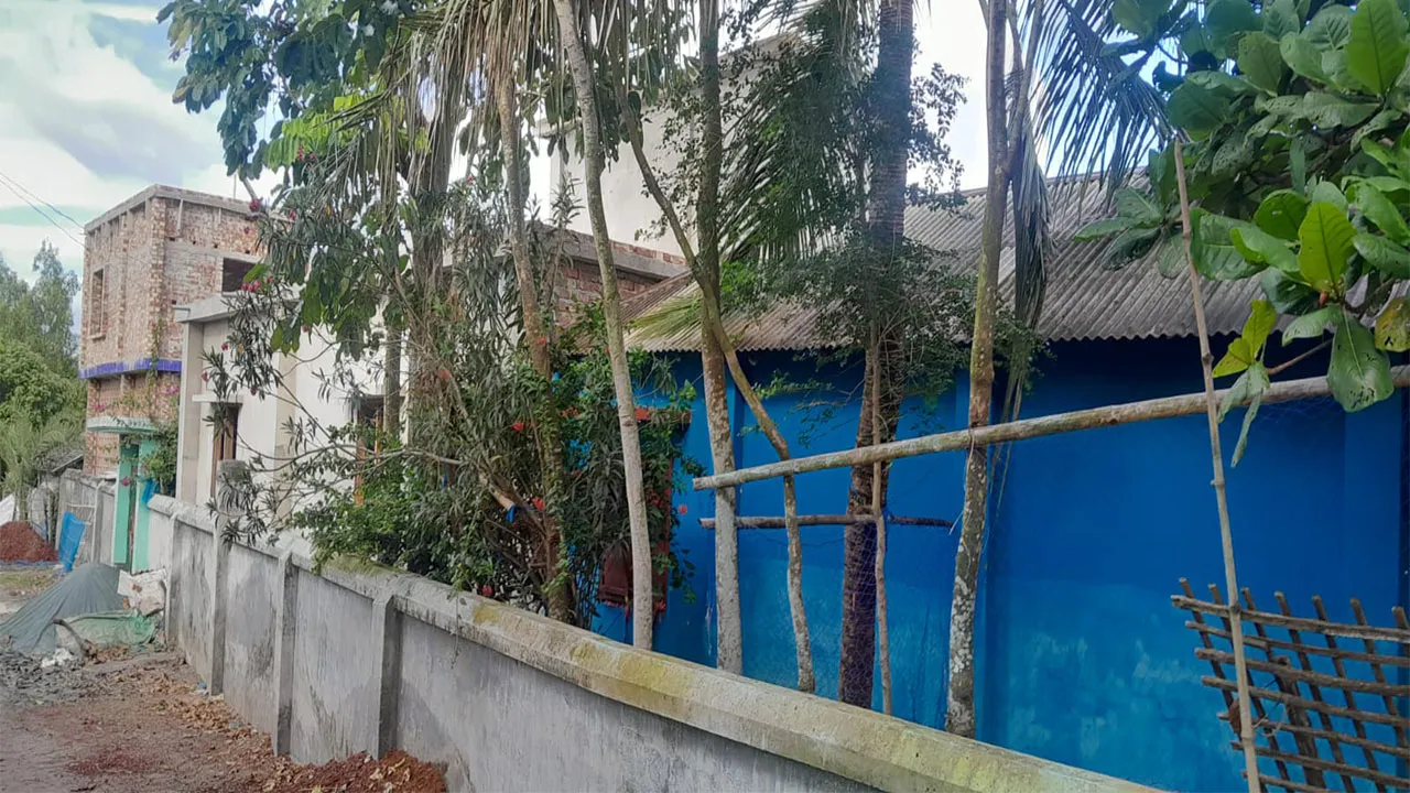 Paikgachha Land Encroachment: Locals Demand Govt Action