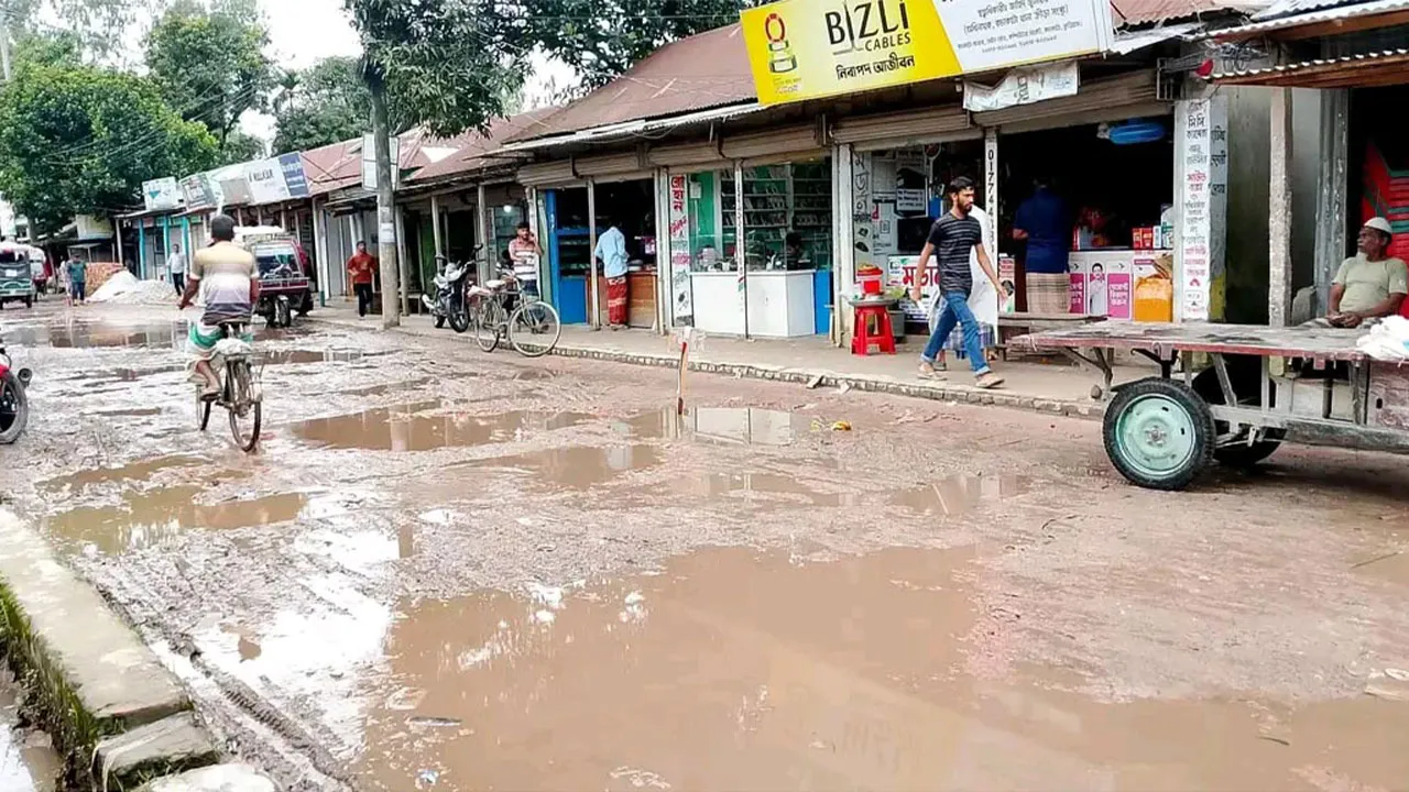 Damaged Kachakata Bazar Road Causes Suffering in Nageshwari
