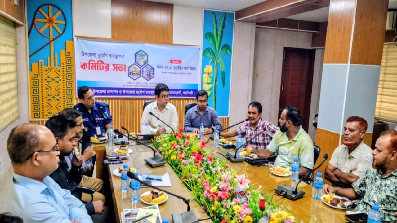 Health Minister Directs Rain Damage Repair in Monohardi