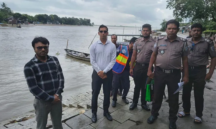 Two Bulkheads Fined Tk 25,000 in Louhjang Anti-Sand Operation