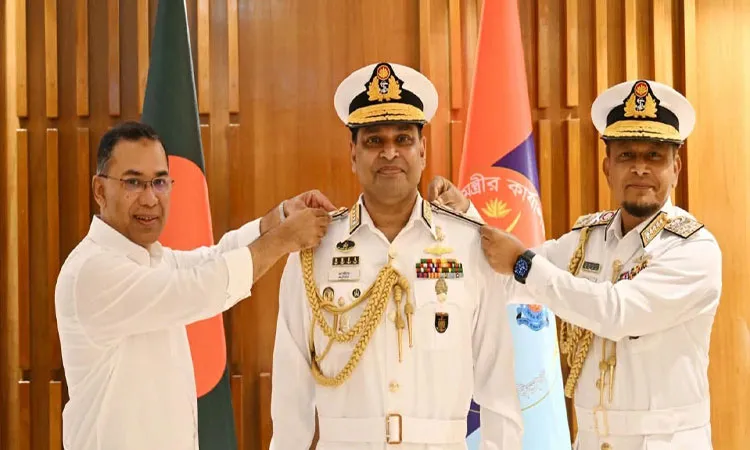 PM Confers Vice Admiral Rank on New Navy Chief Azeem