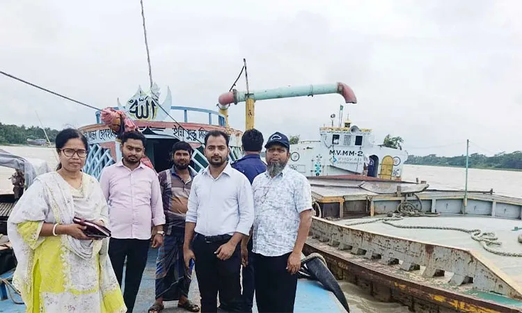 A mobile court drive in Narail's Kalia upazila lead by Assistant Commissioner (Land) Sraboni Biswas.