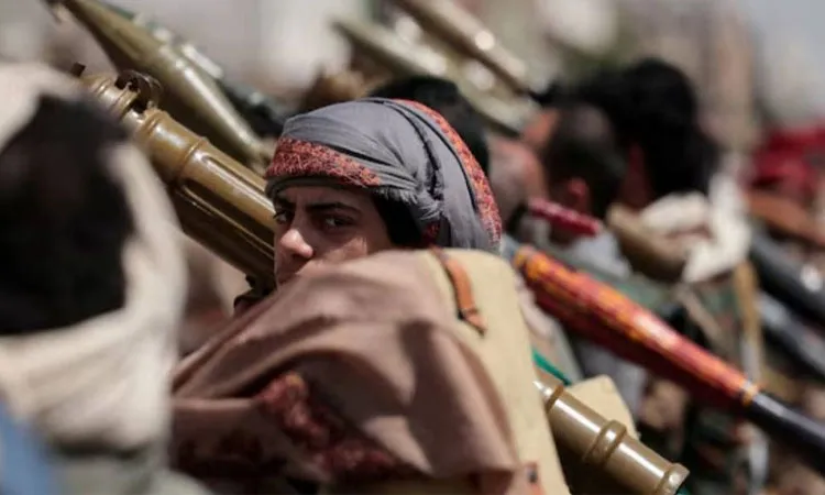 Iran Sends IRGC Commanders and Weapons to Yemen's Houthis