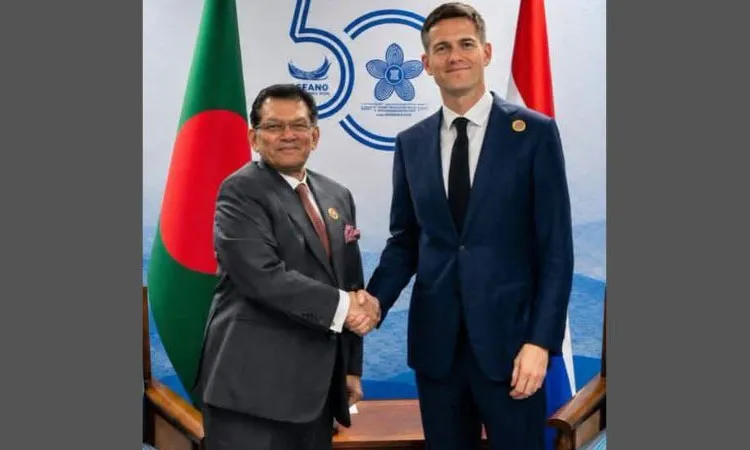 oreign Minister Dr Khalilur Rahman holds a bilateral meeting with Dutch Foreign Minister Tom Berendsen in Manila on 24 July, 2026. Photo courtesy: Embassy of Bangladesh, The Hague, Netherlands