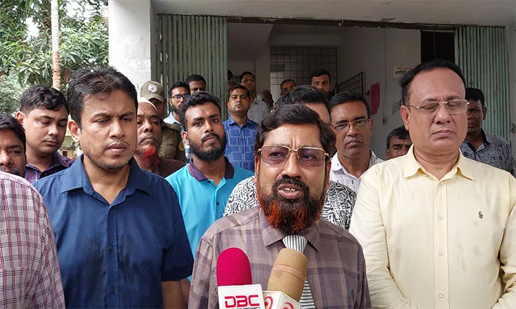A surprise visit by the Health Minister, officials ordered the disposal of Tk 29 lakh in abandoned, expired medicines at Morelganj Upazila Hospital.