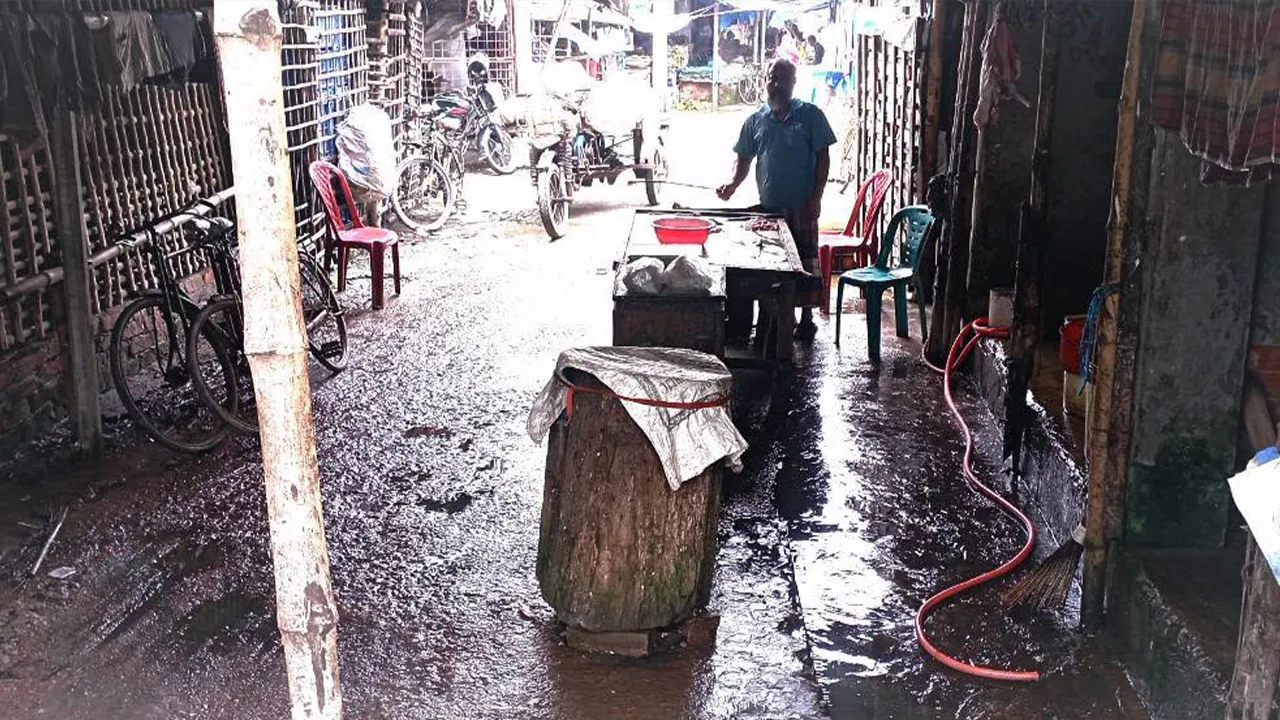 Waterlogged Meat Market in Paikgachha Raises Health Concerns