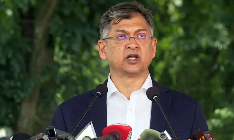 Police Must Serve People Not Parties: Home Minister