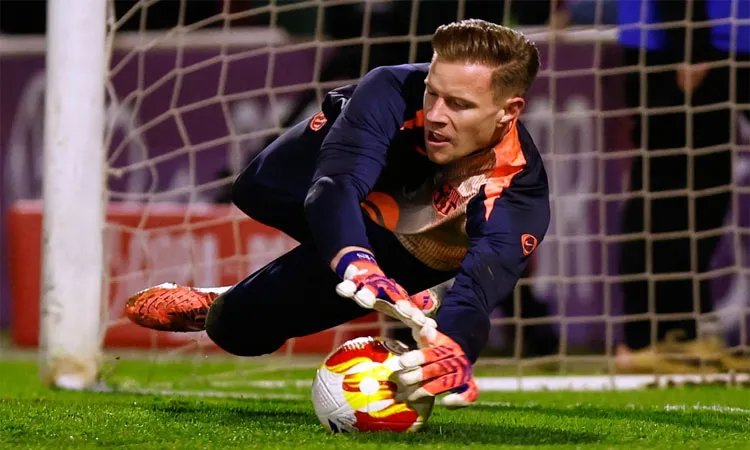 Barcelona’s goalkeeper Marc-Andre ter Stegen joins Ajax.