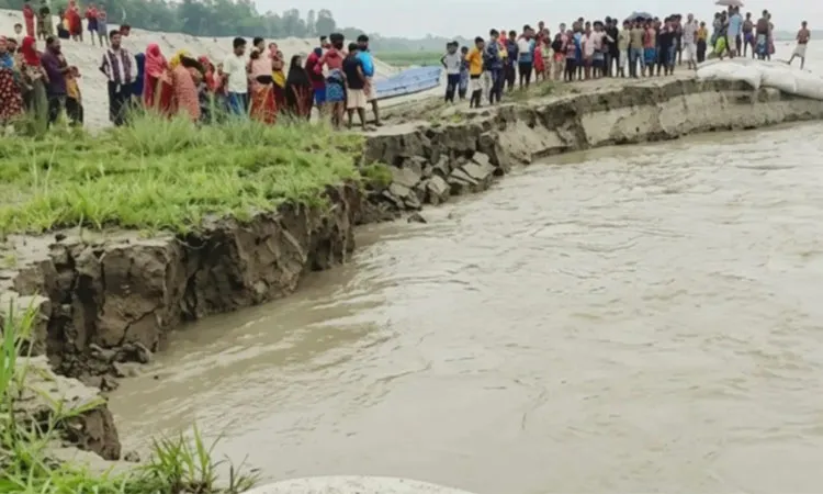 Child Missing After Padma Riverbank Collapse in Kushtia
